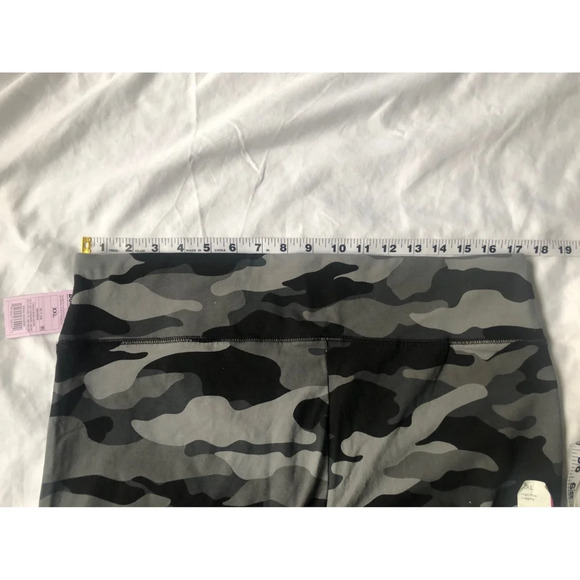 Wild Fable Women’s High-Waisted Leggings Gray Camo sz XXL NWT - Picture 4 of 8